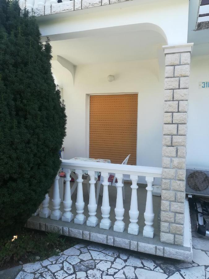 Alemka Apartment Banjol Exterior photo